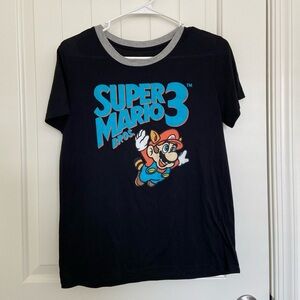 EUC | Super Mario Bros 3 women’s scoop‎ neck graphic tshirt — medium